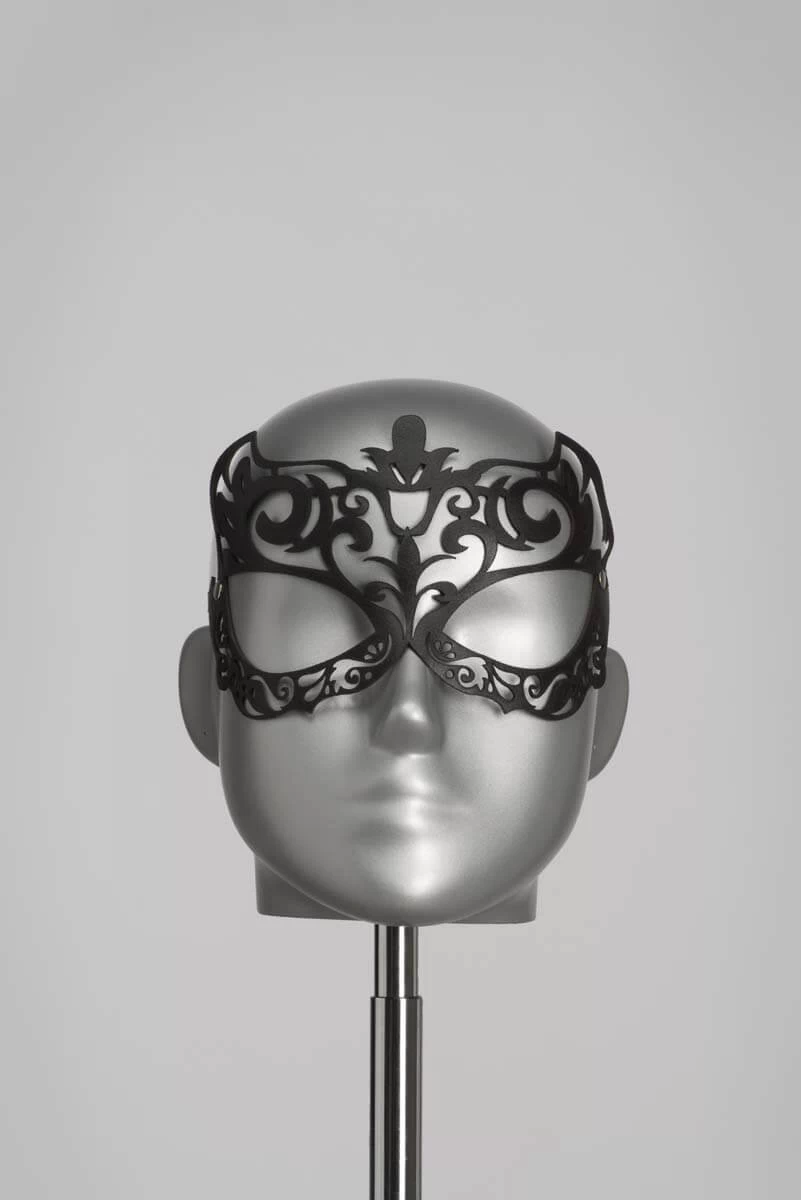 Voyeur X Mask Lilly MALC001