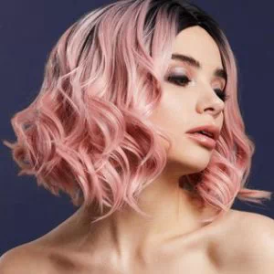 Fever Kourtney heleroosa/must parukas