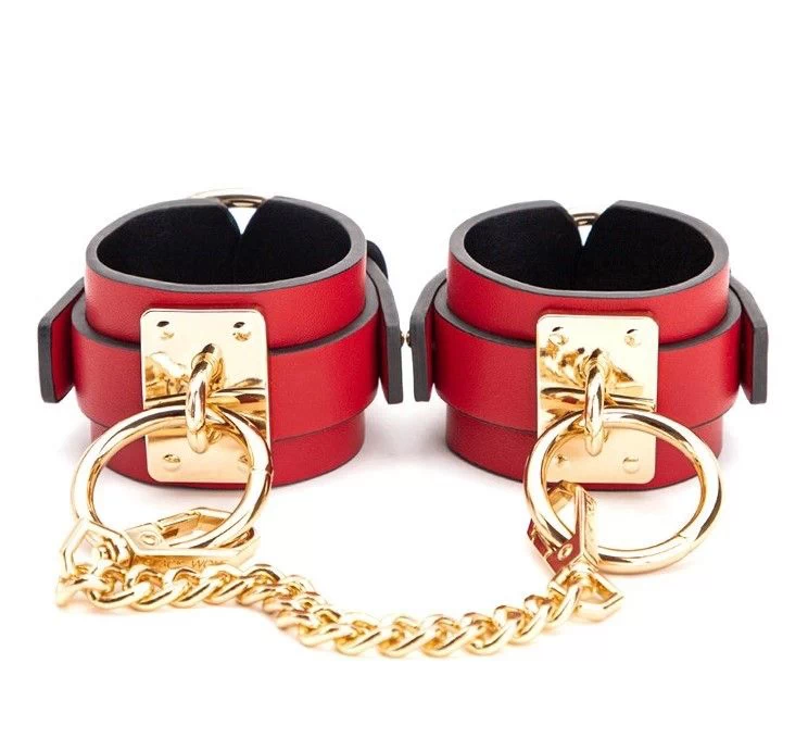 Kuldse ketiga kätised Wrist Cuffs