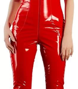 Punane vinüül jumpsuit