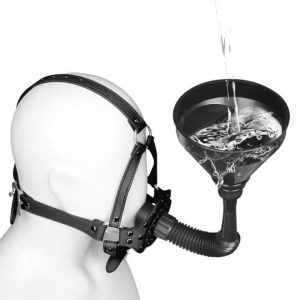 BDSM pearakmed vedelikujootmise lehtriga