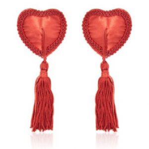 Südamekujulised punased tuttidega nibukatted